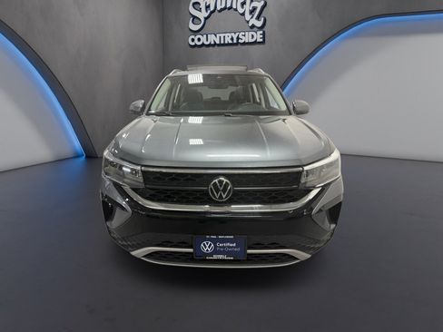 Certified 2023 Volkswagen Taos SE w/ Panoramic Sunroof Package FWD image 2