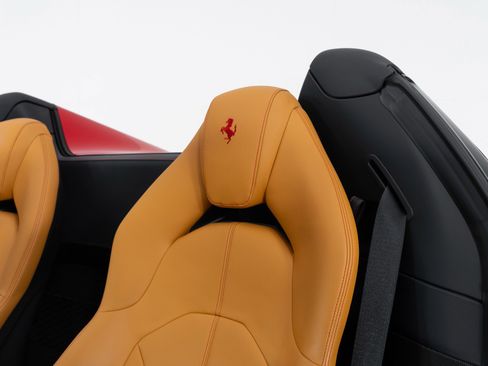 Used 2021 Ferrari F8 Tributo image 18