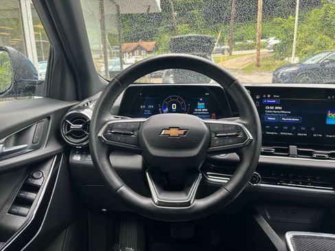 Used 2025 Chevrolet Equinox LT FWD image 34