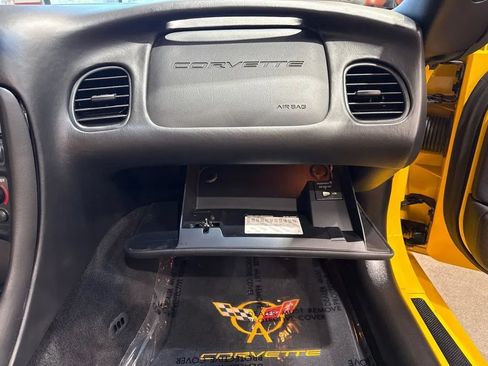 Used 2004 Chevrolet Corvette Convertible w/ Preferred Equipment Group RWD image 68