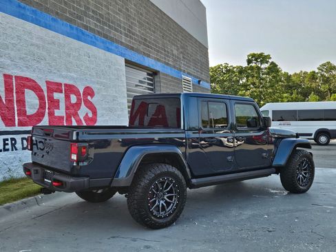 Used 2025 Jeep Gladiator Sport AWD/4WD image 7