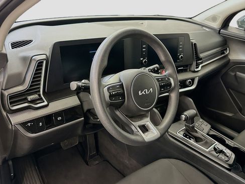 Used 2025 Kia Sportage LX image 18