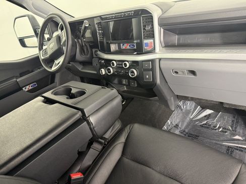 Used 2023 Ford F250 XL w/ STX Appearance Package AWD/4WD image 11