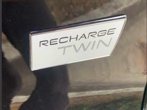 Used 2023 Volvo C40 P8 Recharge Ultimate image 7