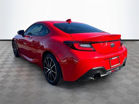 Used 2022 Toyota GR86 image 4