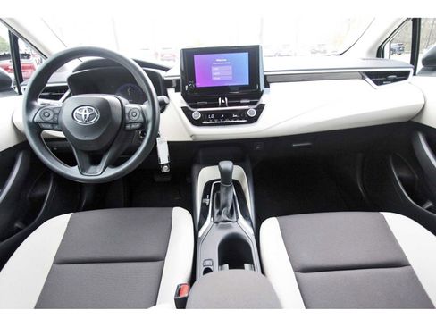 Used 2026 Toyota Corolla LE image 8