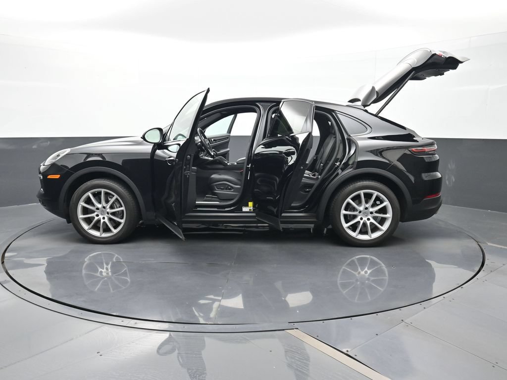 Certified 2023 Porsche Cayenne Coupe w/ Premium Package AWD/4WD image 30