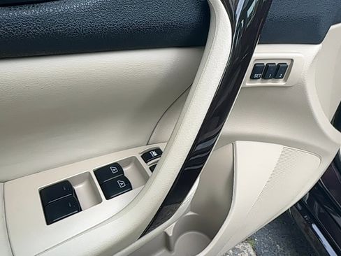 Used 2012 Nissan Maxima 3.5 SV w/ Premium Pkg image 17