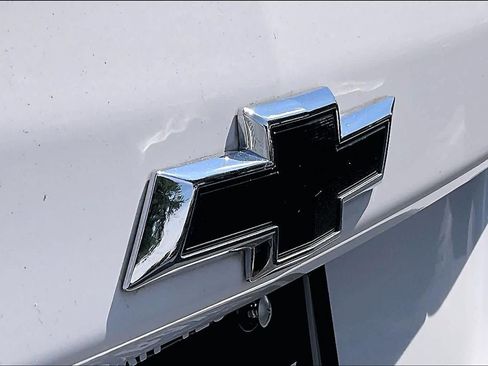 Used 2023 Chevrolet Equinox RS FWD image 9