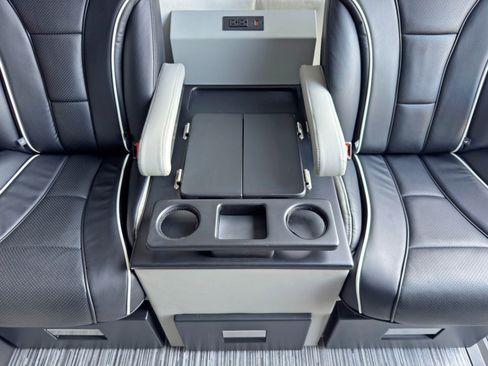 Used 2023 Mercedes-Benz Sprinter 3500 image 48