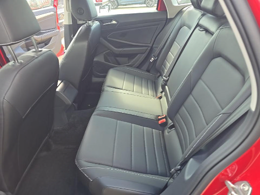 Used 2023 Volkswagen Jetta SE FWD image 9