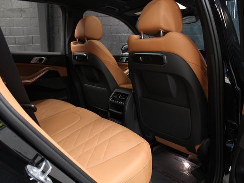 Used 2025 BMW X5 sDrive40i w/ M Sport Package RWD image 43