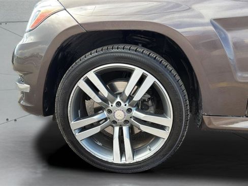 Used 2015 Mercedes-Benz GLK 350 4MATIC image 33