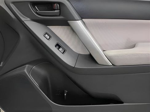 Used 2014 Subaru Forester 2.5i Premium w/ All-Weather Package image 11