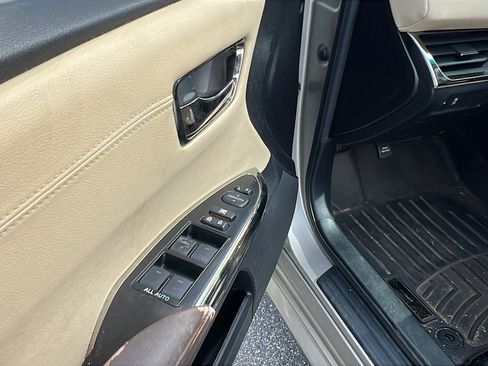 Used 2014 Toyota Avalon XLE image 15
