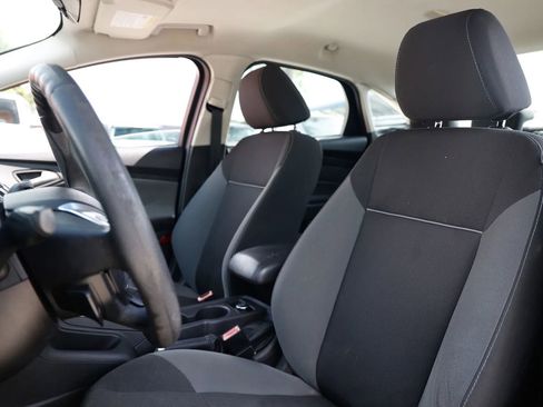 Used 2012 Ford Focus SE FWD image 16