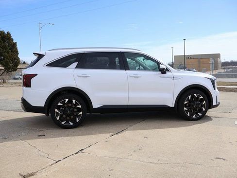 New 2025 Kia Sorento SX image 8