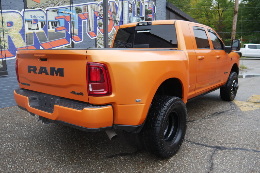 Used 2025 RAM 3500 Laramie AWD/4WD image 28