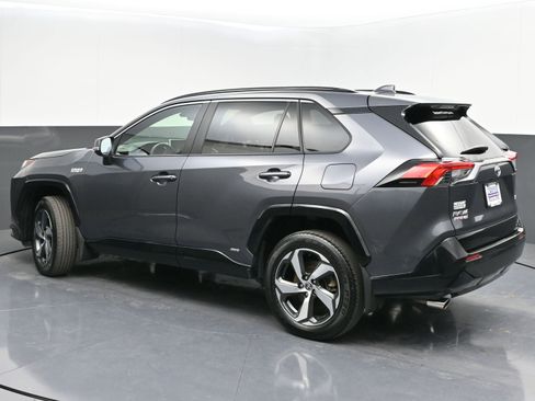 Used 2023 Toyota RAV4 SE w/ Weather & Moonroof Package image 5