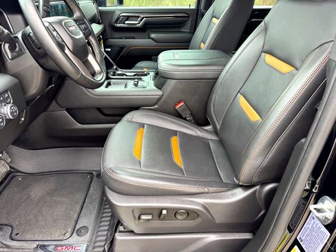 Used 2024 GMC Sierra 2500 AT4 w/ AT4 Preferred Package image 12