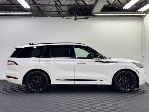 Used 2025 Lincoln Aviator Reserve w/ Equipment Group 201A image 4