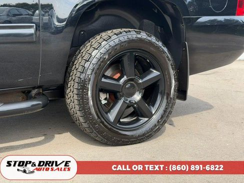 Used 2014 Chevrolet Suburban LT image 9