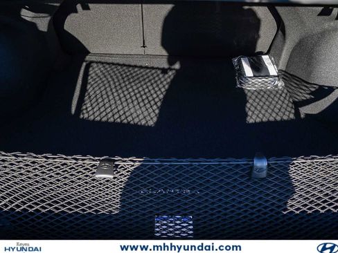 New 2025 Hyundai Elantra Limited FWD image 31