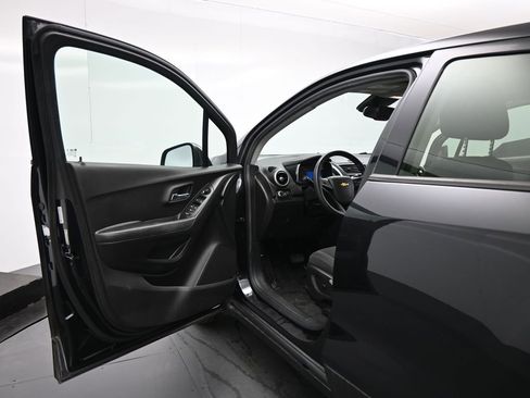 Used 2016 Chevrolet Trax LS w/ LPO, Cargo Package image 8