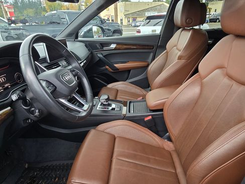 Used 2019 Audi Q5 Prestige w/ Prestige Package image 22