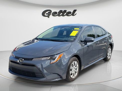 Used 2023 Toyota Corolla LE FWD image 1