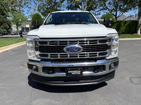 Used 2023 Ford F350 XLT w/ FX4 Off-Road Package AWD/4WD image 4