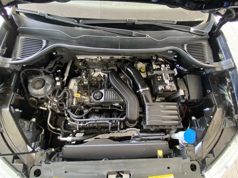 Certified 2023 Volkswagen Taos SE FWD image 42
