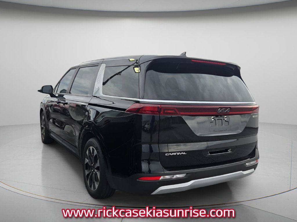Used 2024 Kia Carnival EX FWD image 8