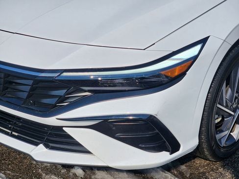 Used 2025 Hyundai Elantra SEL image 10