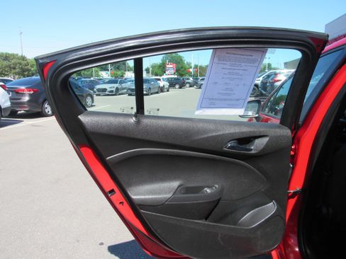 Used 2018 Chevrolet Cruze LS FWD image 14