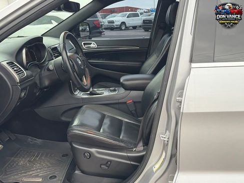 Used 2019 Jeep Grand Cherokee Limited AWD/4WD image 9