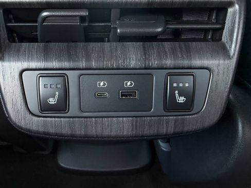 Certified 2024 Nissan Ariya AWD image 41