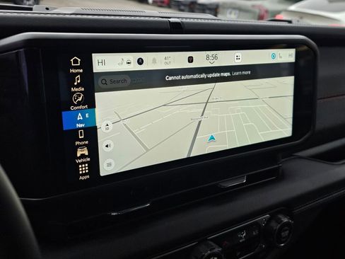 Used 2024 Jeep Wrangler Rubicon w/ Technology Group image 24