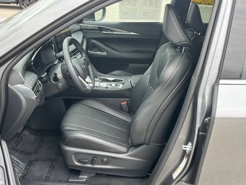Certified 2026 INFINITI QX60 Luxe w/ Family Package AWD/4WD image 7