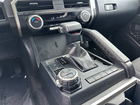 Certified 2025 Toyota Tacoma TRD Off-Road AWD/4WD image 26