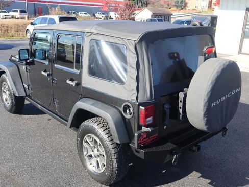 Used 2014 Jeep Wrangler Unlimited Rubicon w/ Connectivity Group AWD/4WD image 15