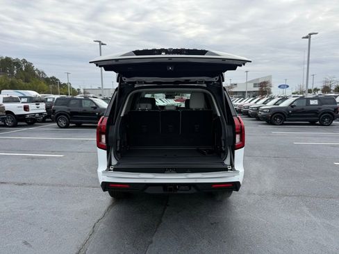 New 2026 Ford Expedition Active RWD image 7