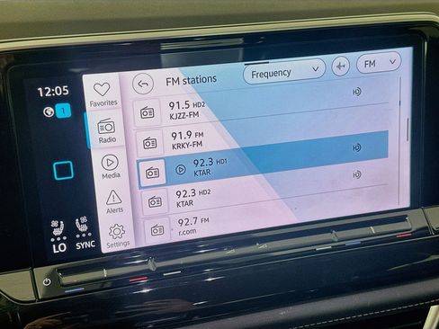 Used 2025 Volkswagen Atlas SE FWD image 21