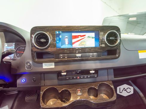 Used 2025 Mercedes-Benz Sprinter 3500 image 26
