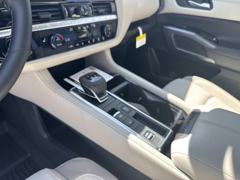 New 2026 Nissan Pathfinder SL image 20