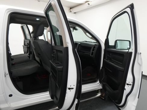 Used 2014 RAM 1500 ST w/ SXT Appearance Group AWD/4WD image 26