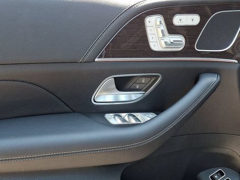 Used 2025 Mercedes-Benz GLE 450e 4MATIC image 13
