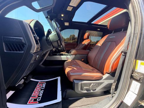 Used 2022 Ford F250 Platinum w/ FX4 Off-Road Package image 21