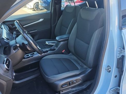 Used 2023 Chevrolet Bolt EUV LT w/ Comfort Package image 5