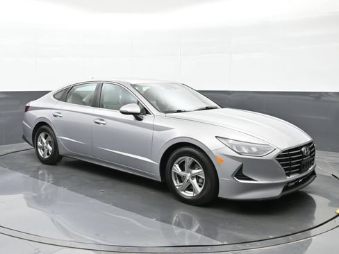 Certified 2023 Hyundai Sonata SE w/ Cargo Package FWD image 6